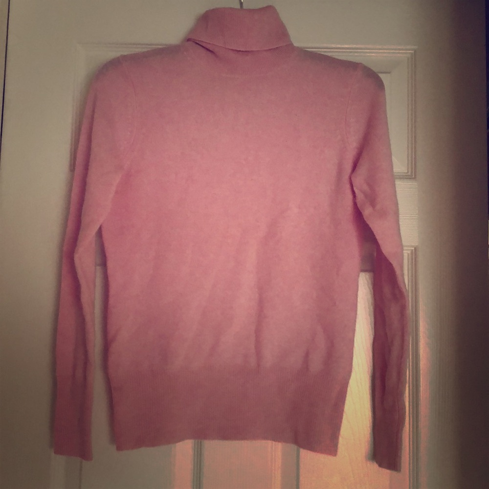 100% Cashmere Turtleneck Top